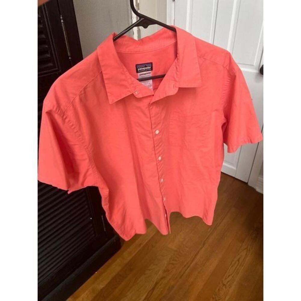 Patagonia men’s orange short sleeve button up shirt XL‎